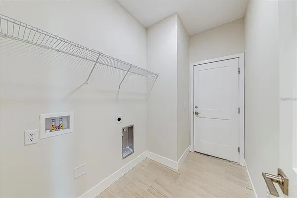 $2,400 | 257 North Pine Avenue, Oviedo, FL 32765