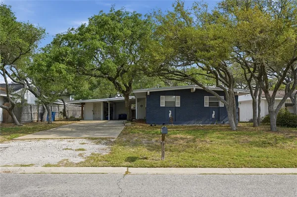 $325,000 | 1904 Bay Avenue, Rockport, TX 78382