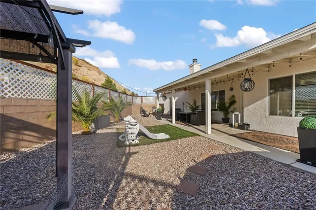 $599,999 | 7590 Arrowhead Lake Road, Hesperia, CA 92345