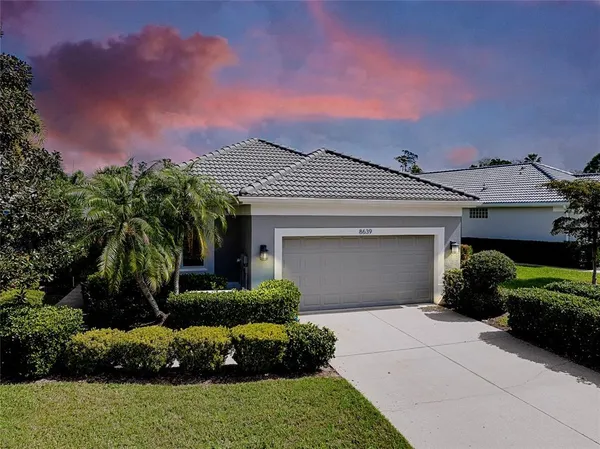$575,000 | 8639 54th Ave Circle East, Bradenton, FL 34211