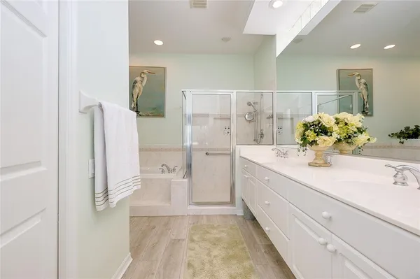 $575,000 | 8639 54th Ave Circle East, Bradenton, FL 34211