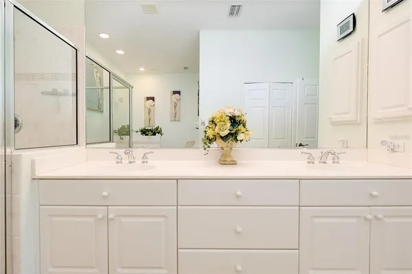 $575,000 | 8639 54th Ave Circle East, Bradenton, FL 34211