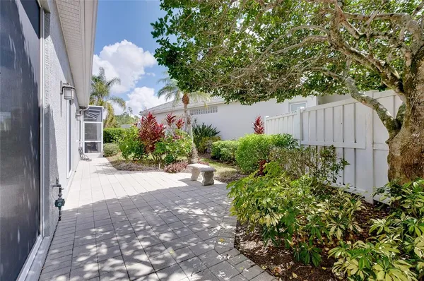 $575,000 | 8639 54th Ave Circle East, Bradenton, FL 34211