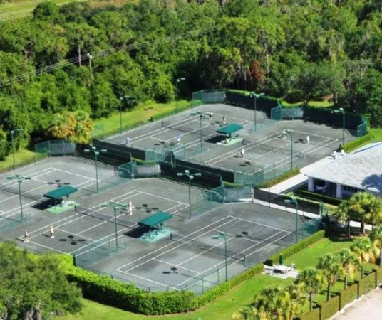 $575,000 | 8639 54th Ave Circle East, Bradenton, FL 34211