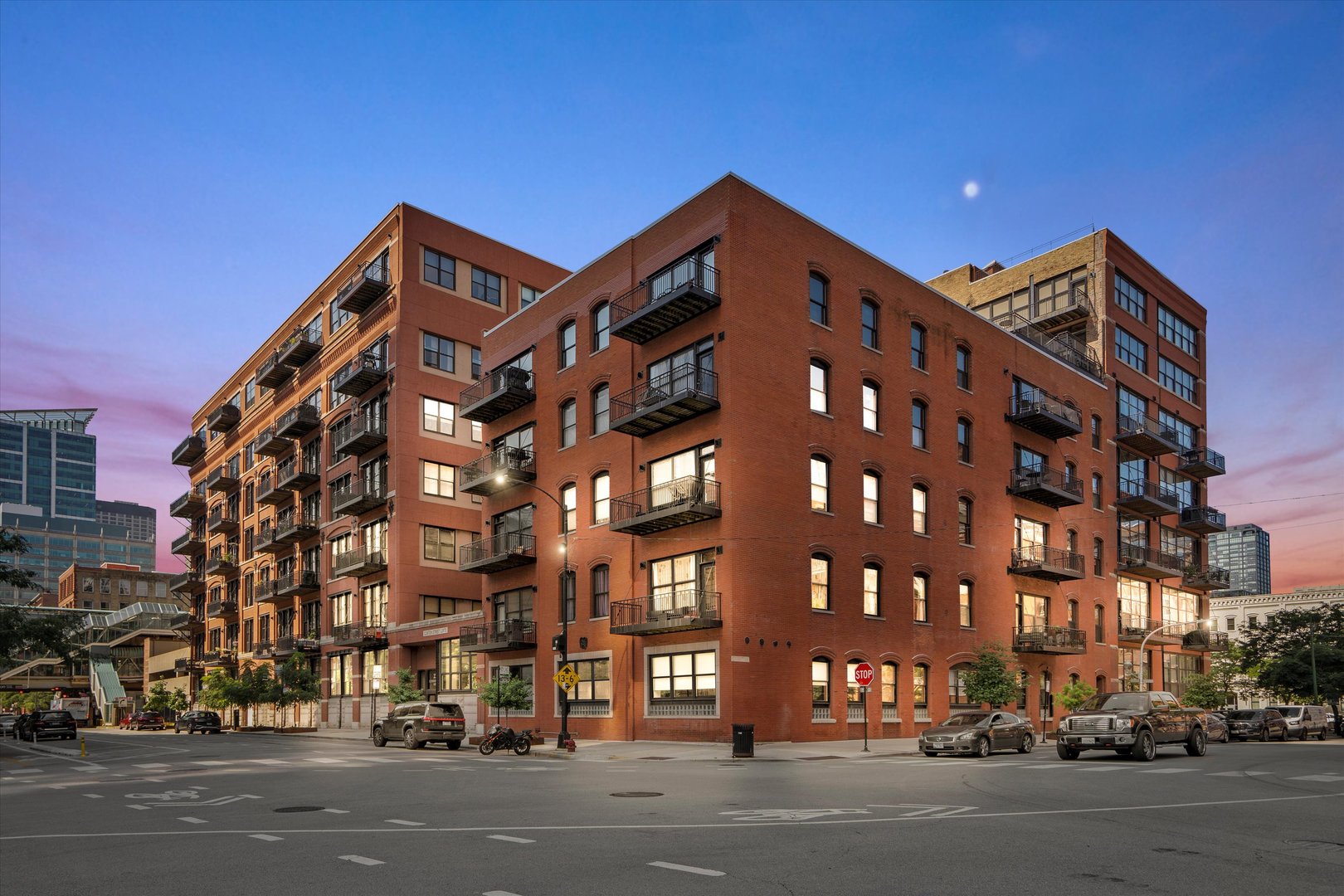 226 North Clinton Street, Unit 220 Chicago, IL 60661 - Photo 1 of 23