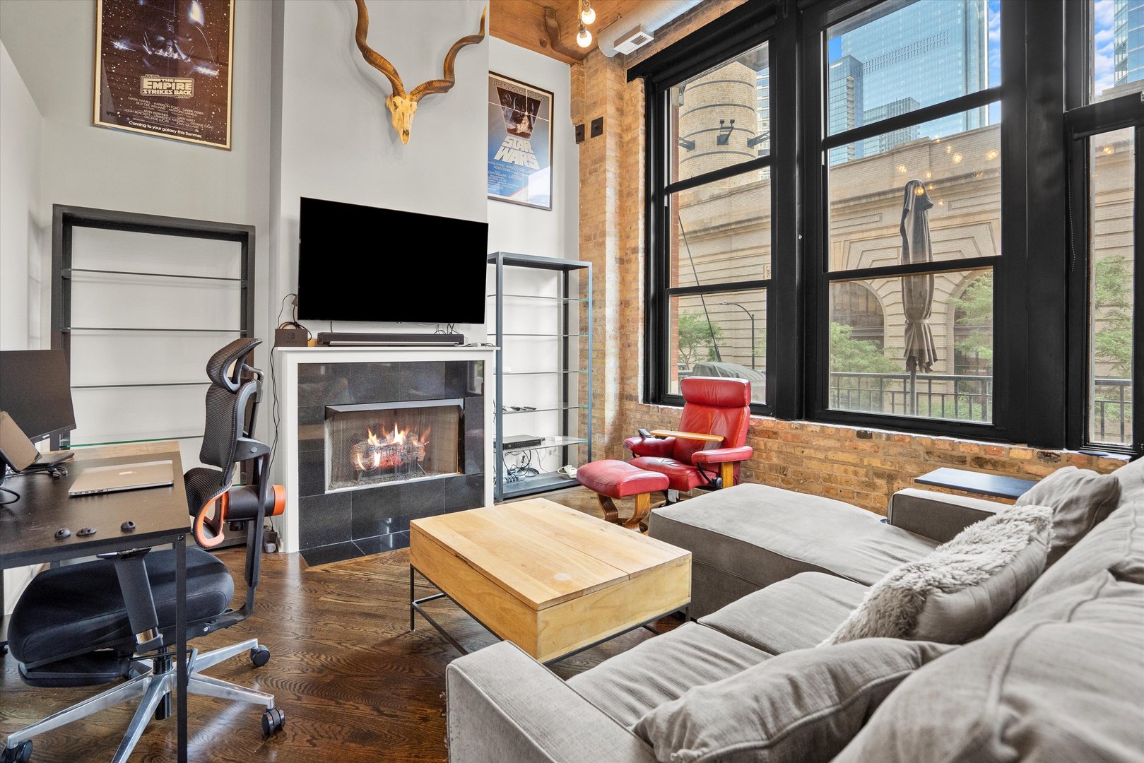 226 North Clinton Street, Unit 220 Chicago, IL 60661 - Photo 9 of 23