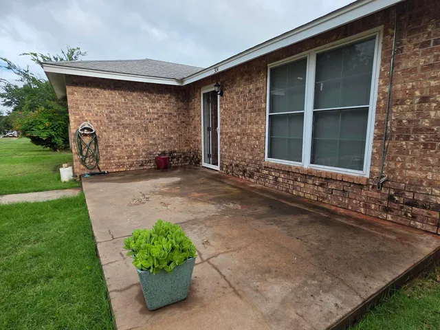 $115,000 | 304 Ave E Southeast, Childress, TX 79201