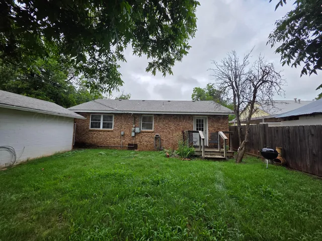 $115,000 | 304 Ave E Southeast, Childress, TX 79201