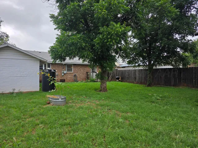 $115,000 | 304 Ave E Southeast, Childress, TX 79201