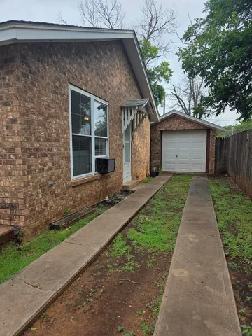 $115,000 | 304 Ave E Southeast, Childress, TX 79201