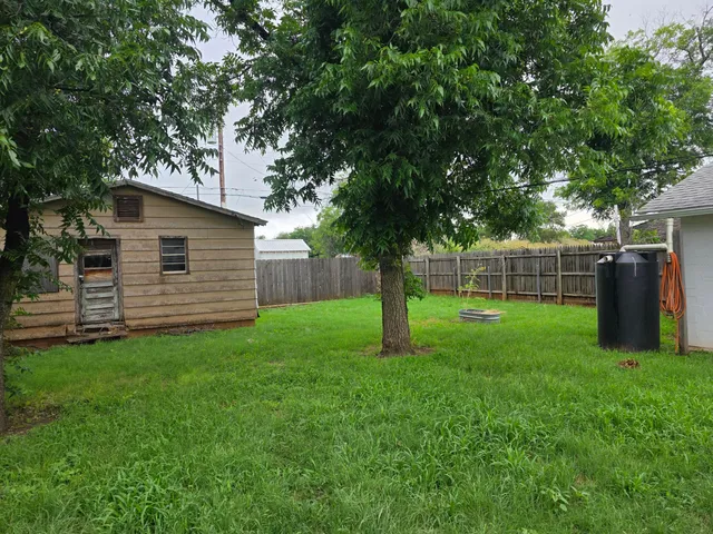 $115,000 | 304 Ave E Southeast, Childress, TX 79201