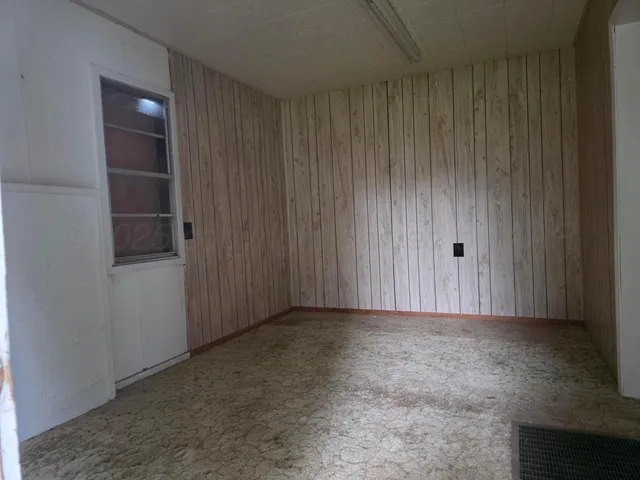 $115,000 | 304 Ave E Southeast, Childress, TX 79201