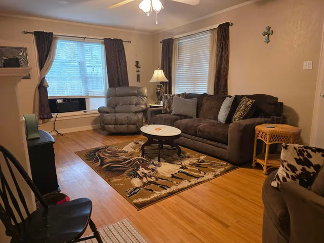 $115,000 | 304 Ave E Southeast, Childress, TX 79201