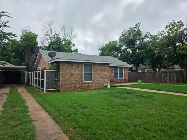 $115,000 | 304 Ave E Southeast, Childress, TX 79201