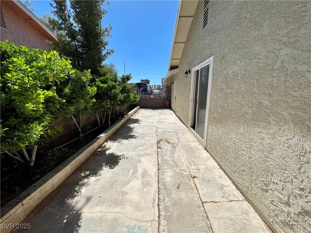 $2,350 | 668 Otono Drive, Boulder City, NV 89005