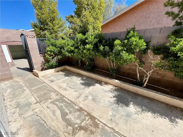 $2,350 | 668 Otono Drive, Boulder City, NV 89005