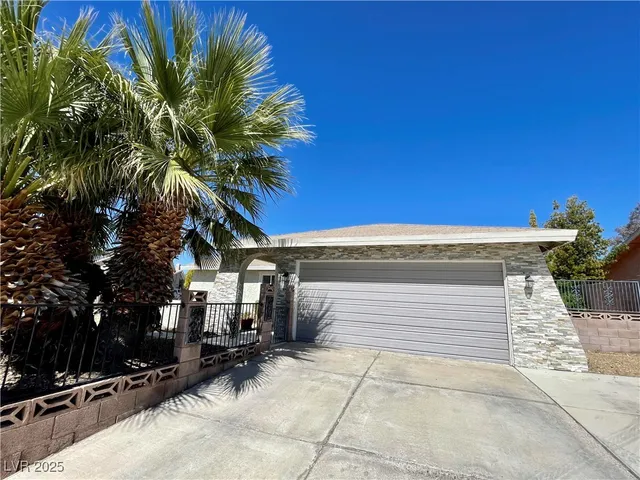 $2,350 | 668 Otono Drive, Boulder City, NV 89005