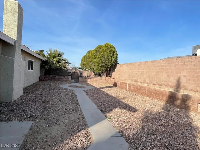 $2,350 | 668 Otono Drive, Boulder City, NV 89005