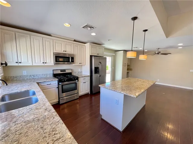 $2,350 | 668 Otono Drive, Boulder City, NV 89005