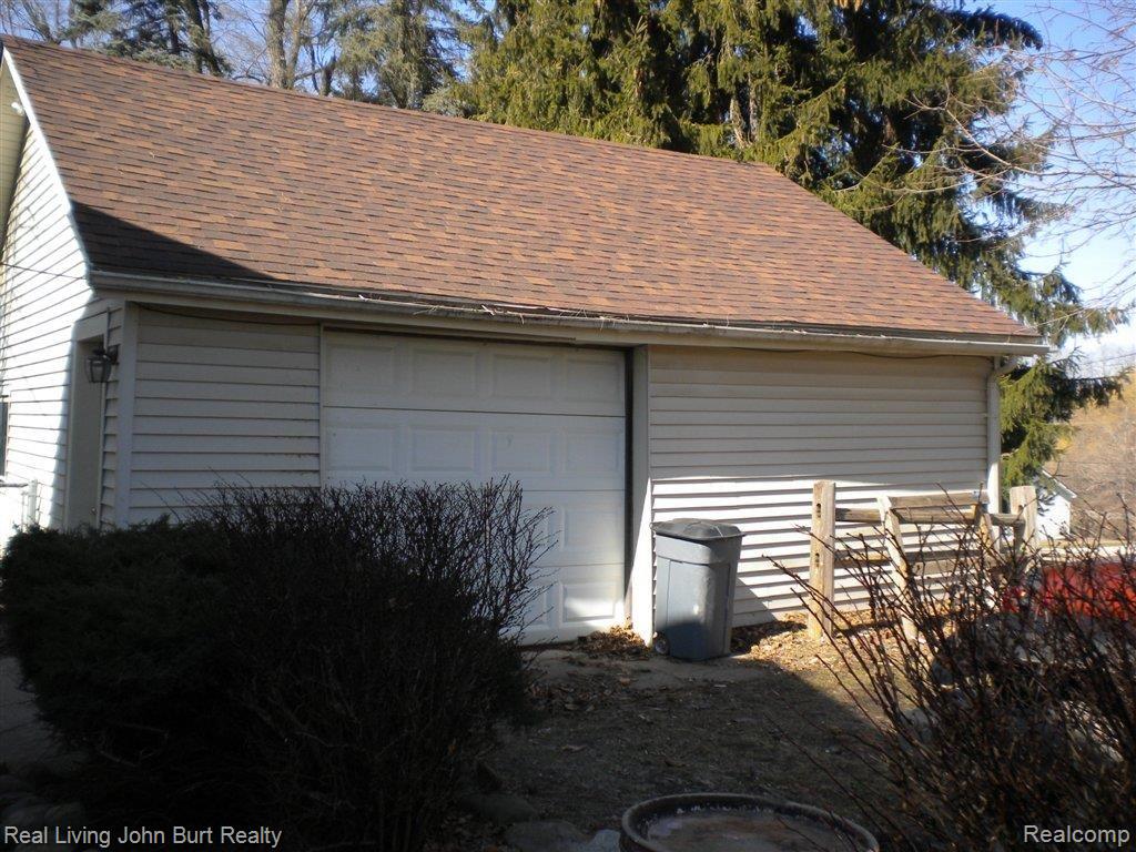 4046 Thornville Road Metamora, MI 48455 - Photo 6 of 24 2 Car Garage