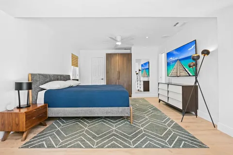 $1,095,000 | 2043 Northeast 29th Street, Fort Lauderdale, FL 33306