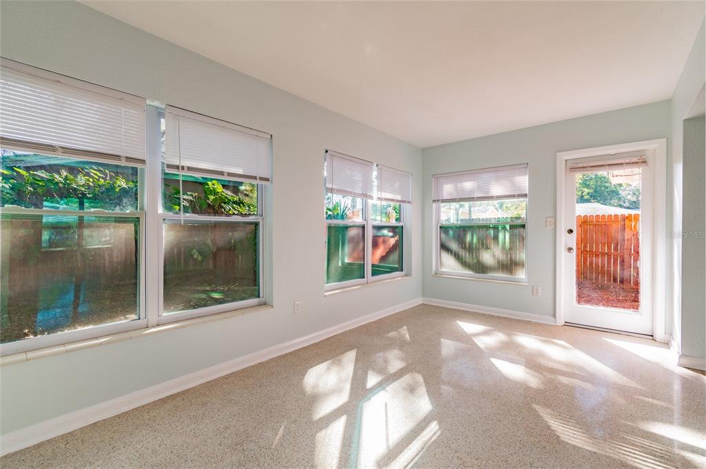 677 Oakwood Drive Dunedin, FL 34698 - Photo 14 of 31