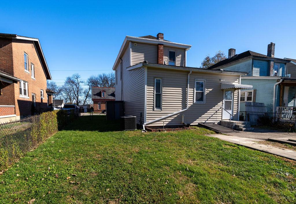 537 Front Street Lawrenceburg, IN 47025 - Photo 6 of 32