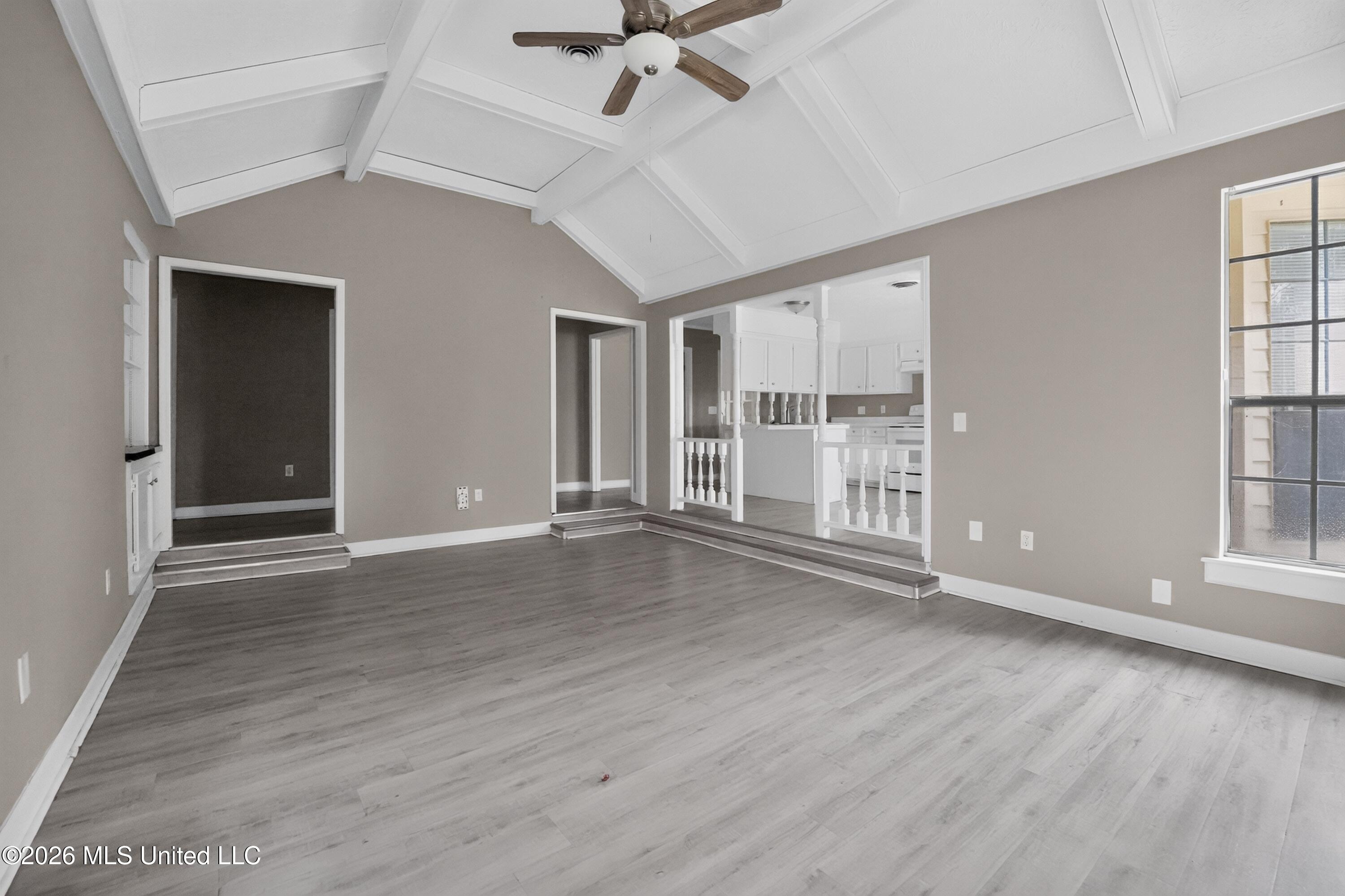 2050 Gateway Drive Ridgeland, MS 39157 - Photo 3 of 24 06_2050_Gateway_Dr-Living_room-8578
