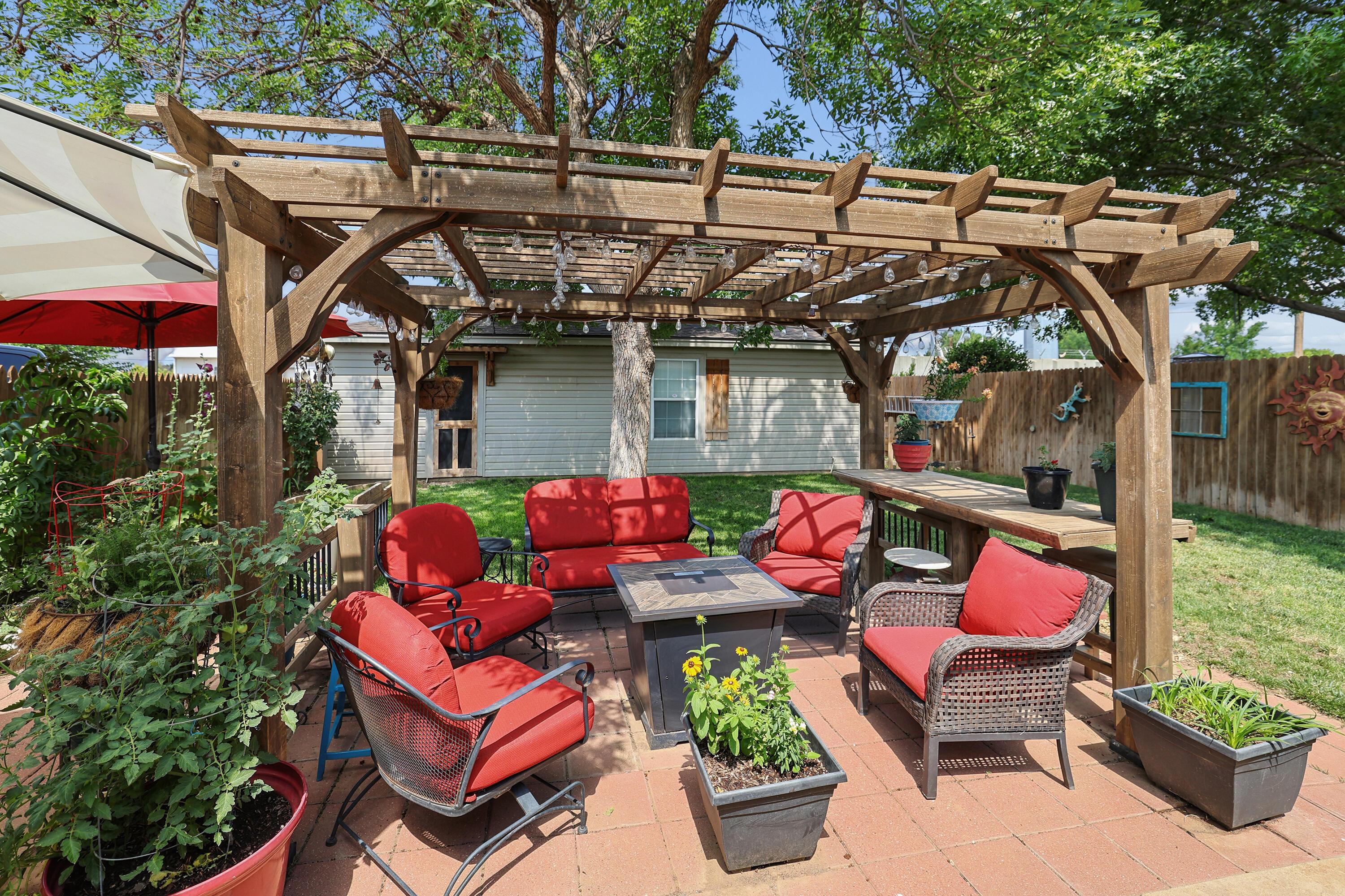3306 Reeder Drive Amarillo, TX 79121 - Photo 25 of 33 25-Back Pergola