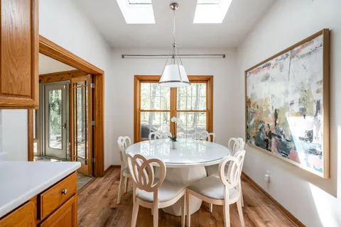 $759,900 | 13737 North Lake Shore Drive, Mequon, WI 53097