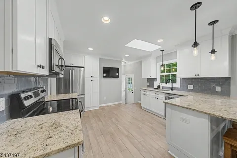 $675,000 | 8 Seneca Avenue, Rockaway, NJ 07866