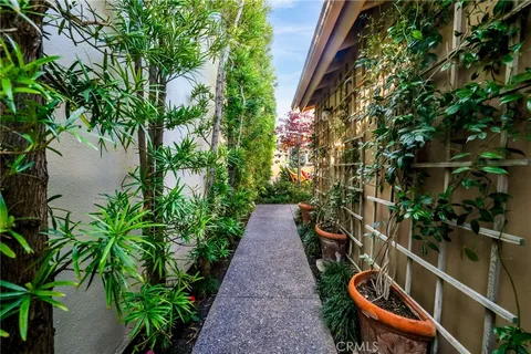 $2,050,000 | 377 Galleon Way, Seal Beach, CA 90740