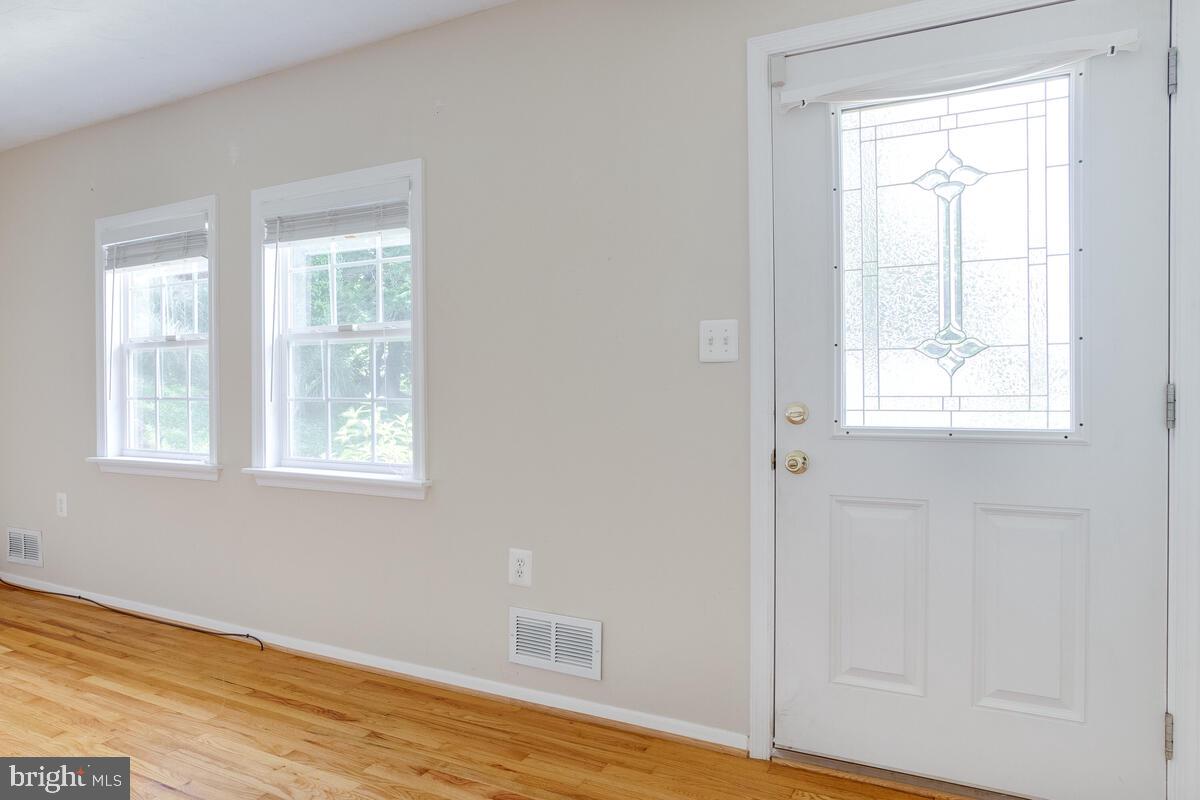 28 Lastgate Road Owings Mills, MD 21117 - Photo 8 of 48 Fantastic front door with style and daylight
