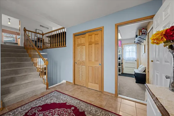 $385,000 | 1610 Heather Drive, Aurora, IL 60506