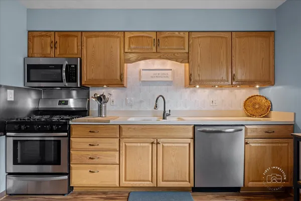 $385,000 | 1610 Heather Drive, Aurora, IL 60506