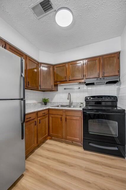 300 Codell Drive Lexington, KY 40509 - Photo 12 of 79 20240812144752427656000000-o