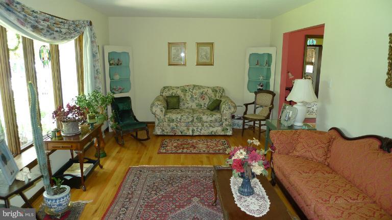 3114 Moores Road Baldwin, MD 21013 - Photo 22 of 29 Living Room
