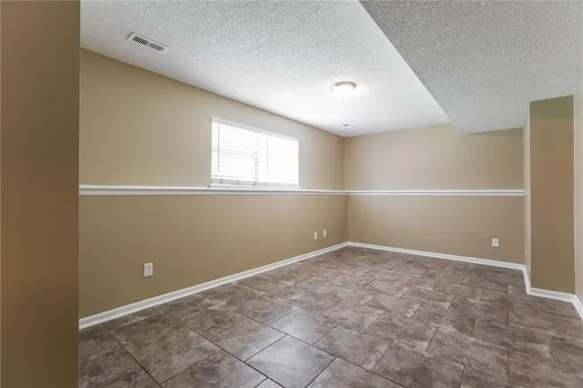 $2,050 | 215 Apple Blossom Lane, Belton, MO 64012