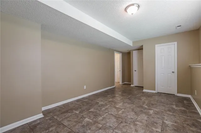 $2,050 | 215 Apple Blossom Lane, Belton, MO 64012