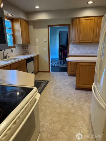 $299,000 | 1108 Duryea Street, Raymond, WA 98577