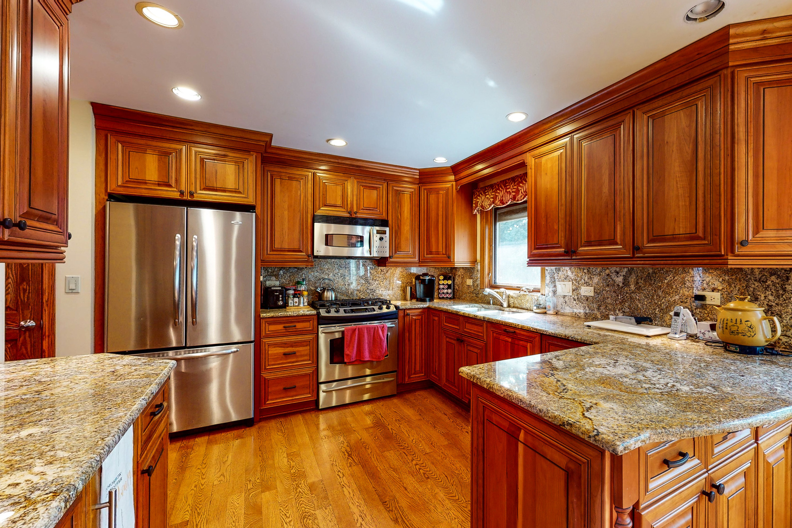 280 North Haddon Place Addison, IL 60101 - Photo 4 of 30