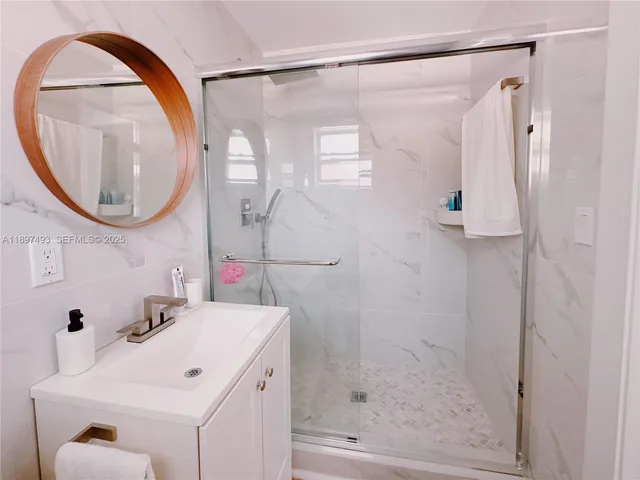 $2,000 | 3051 Northwest 14th Street, Unit 2, Miami, FL 33125