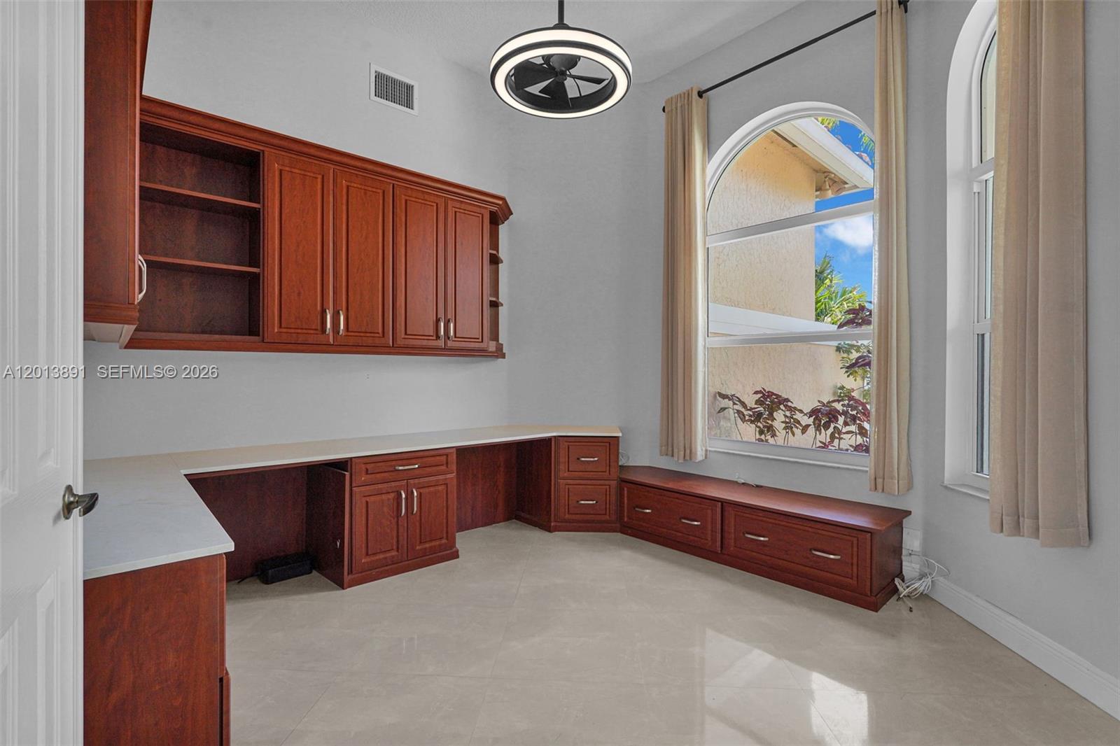 2715 Edgewater Court Weston, FL 33332 - Photo 7 of 80