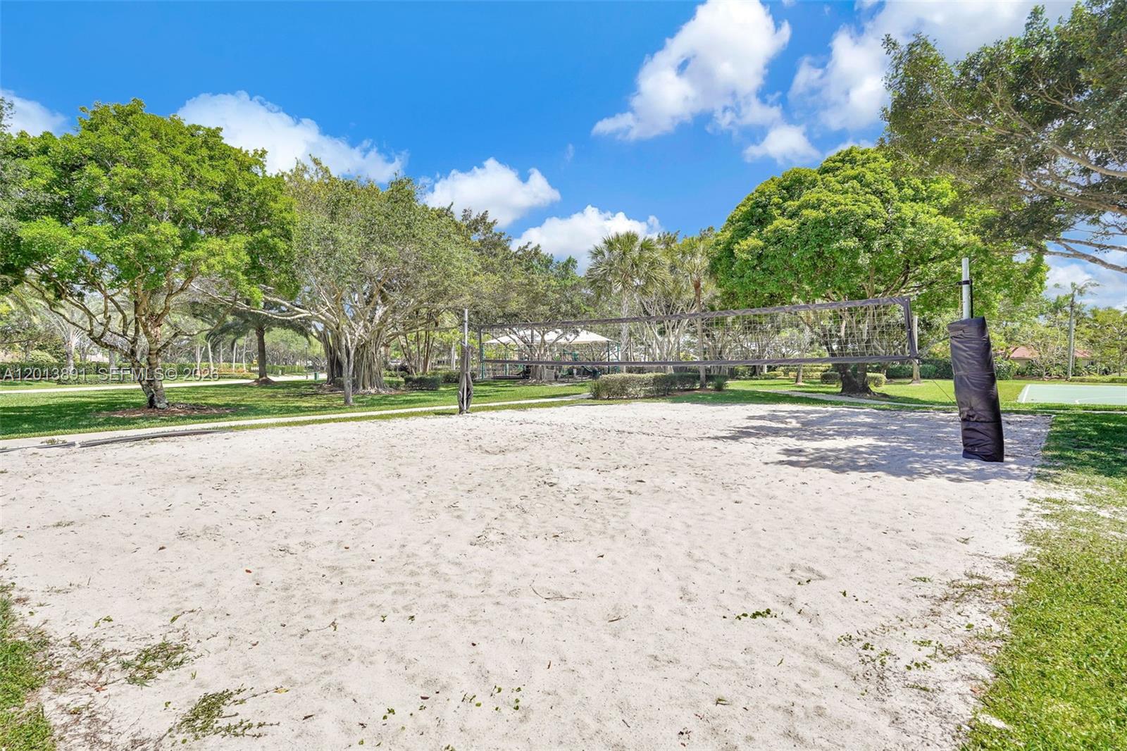 2715 Edgewater Court Weston, FL 33332 - Photo 73 of 80