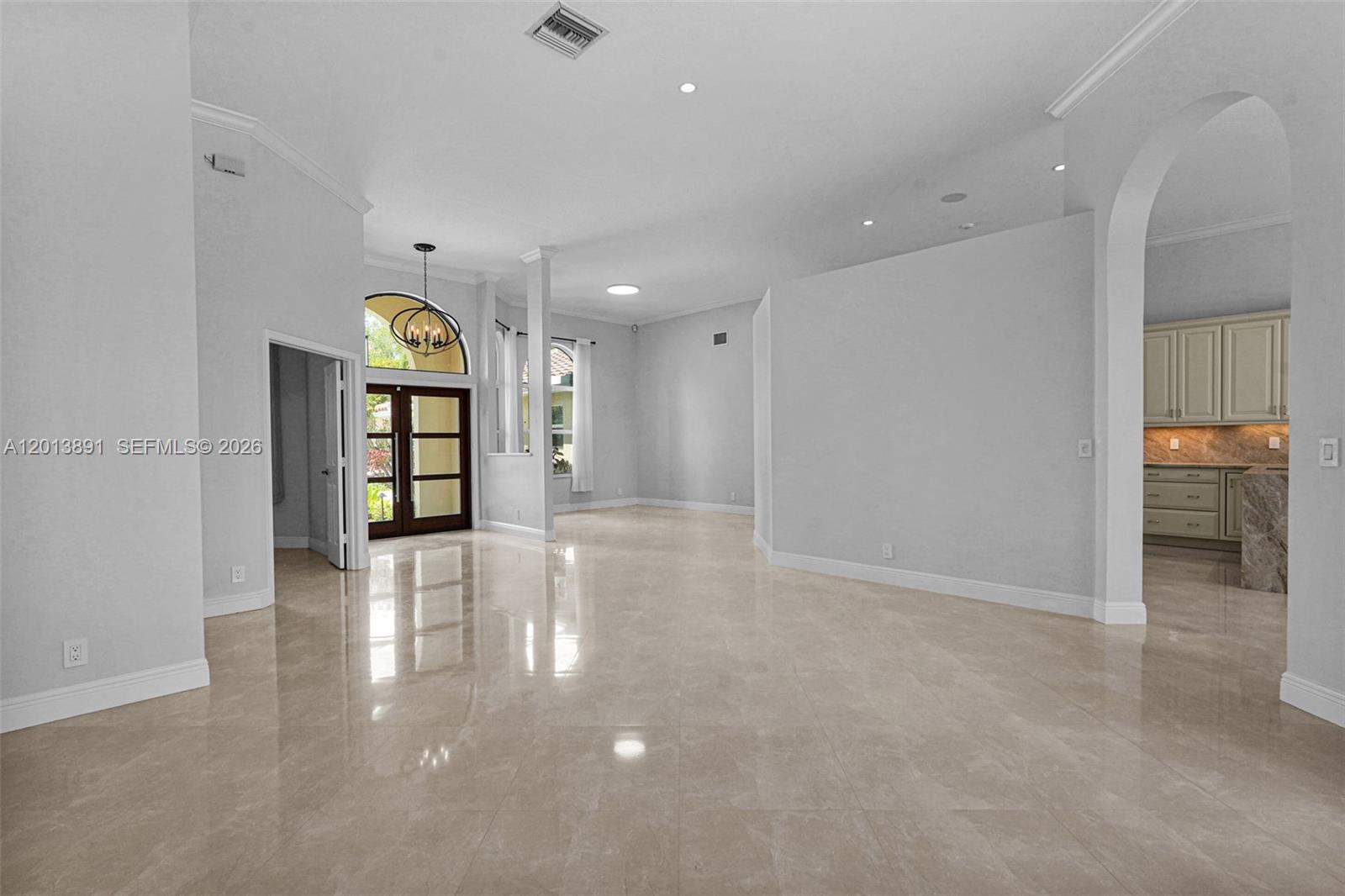 2715 Edgewater Court Weston, FL 33332 - Photo 10 of 80