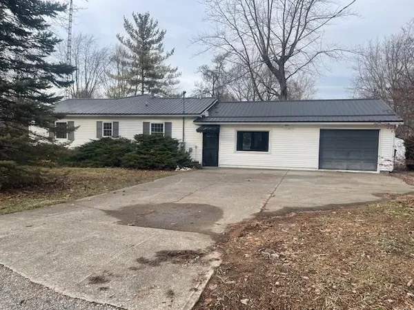 $312,000 | 11975 East 565 North, Orland, IN 46776