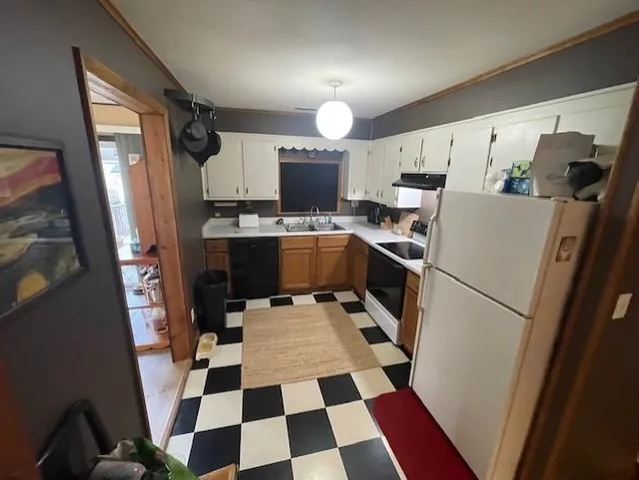 $325,000 | 11975 East 565 North, Orland, IN 46776