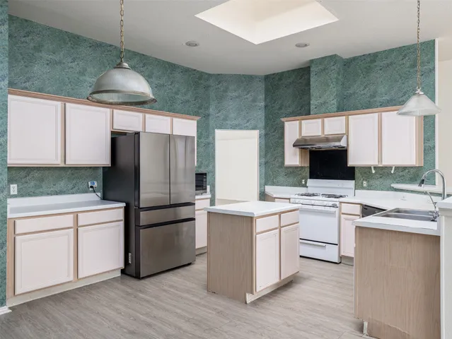 $2,125 | 8537 Foxhound Trail, Austin, TX 78729