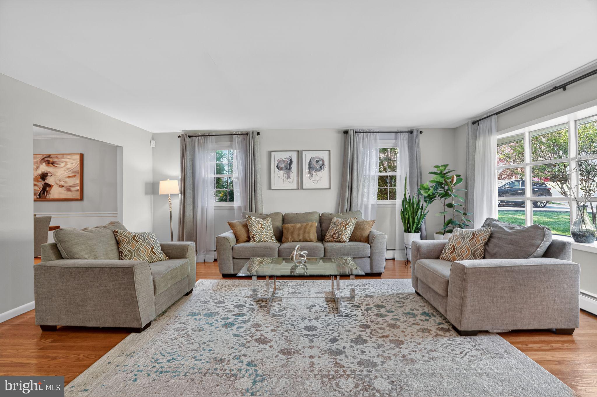 962 Edwards Drive Springfield, PA 19064 - Photo 2 of 32 a living room with furniture and a large window