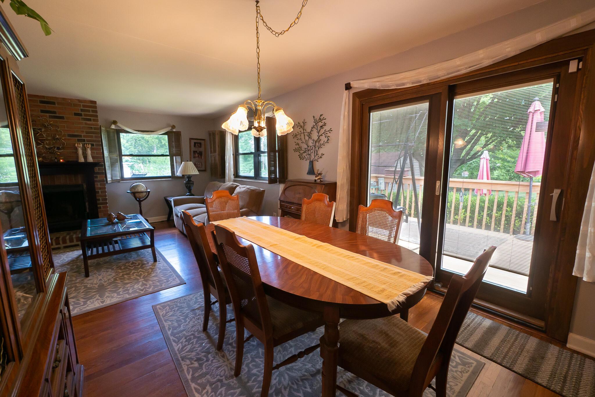 1266 Thurell Road Columbus, OH 43229 - Photo 19 of 48 Dining1